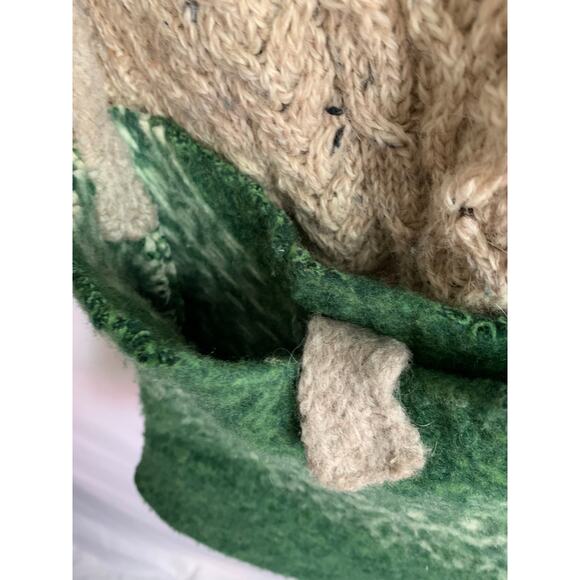Solid Wool Green Hand Crafted Hobo Pouch Snap Closure - Picture 3 of 7